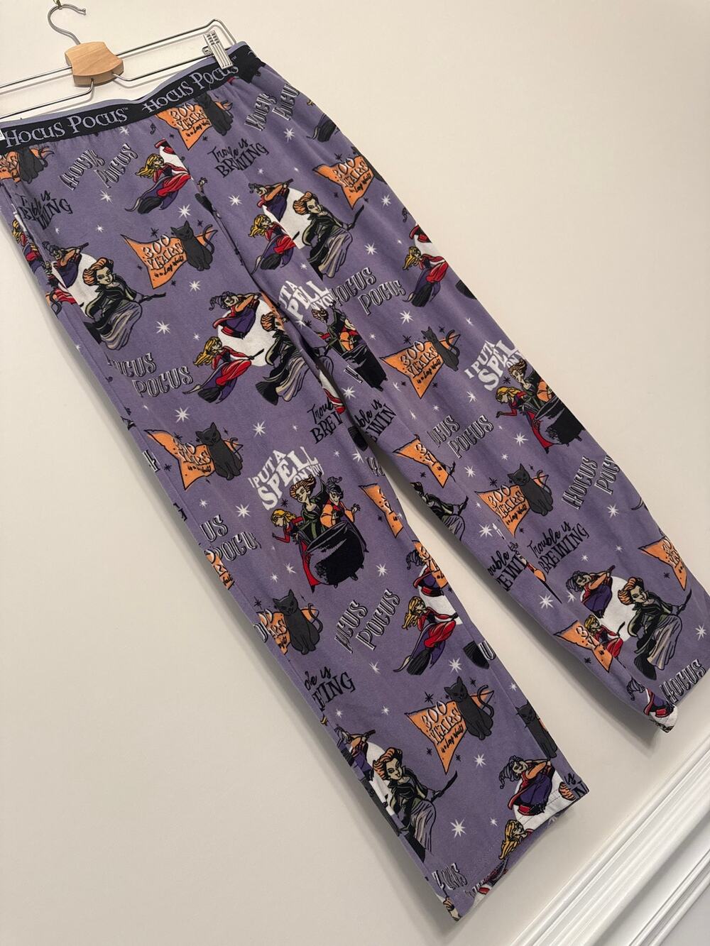 Hocus Pocus Purple Graphic Pajama Pants Size M